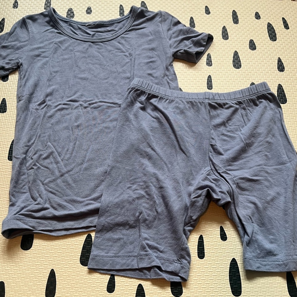Kyte 4T slate shorts and short sleeve set